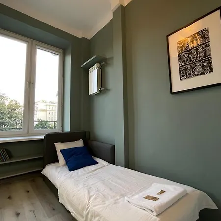 Apartment Concierge Tamka Chopin